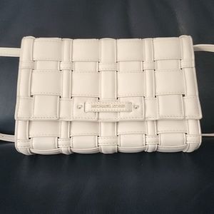 Micheal Kors crossbody bag